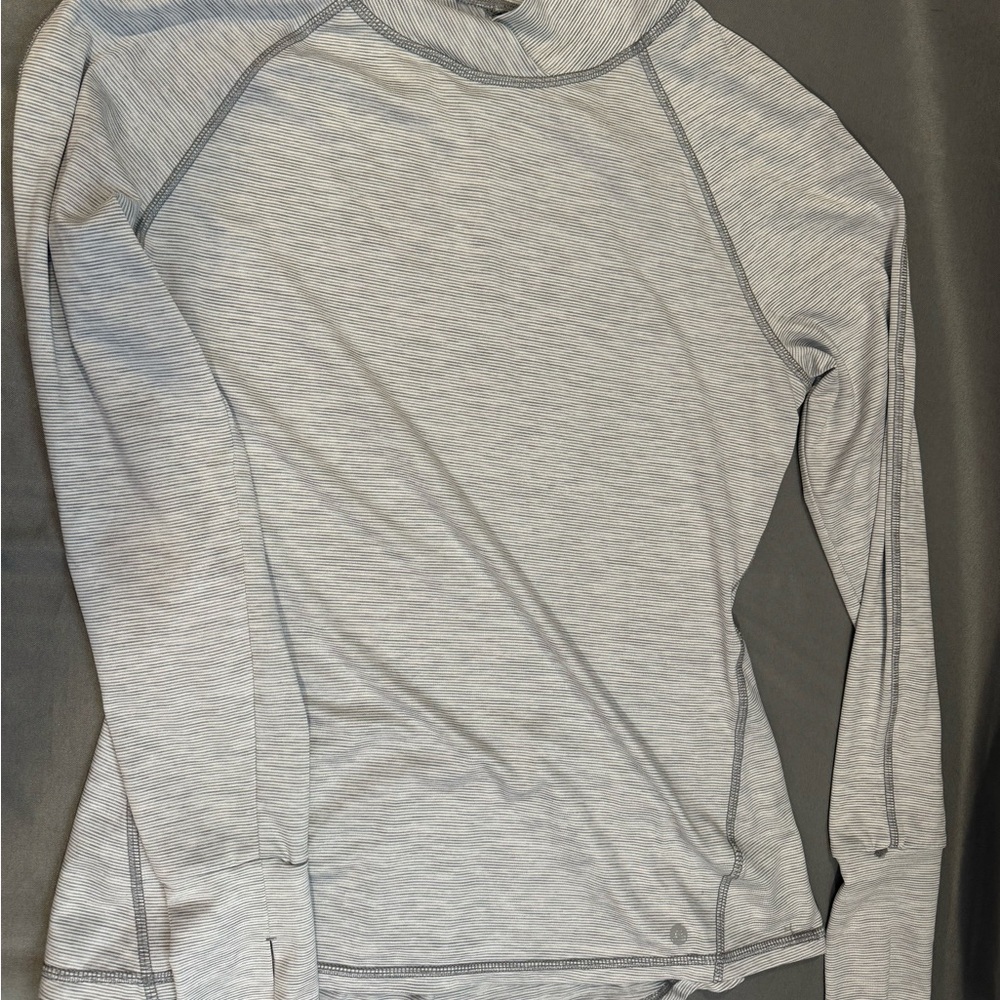 Apana Gray Women's top with ruffled bottom size medium